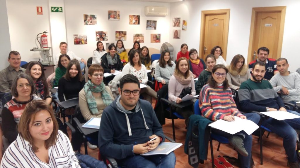 De nuevo, la sala de la Delegación de Aragón del Colegio Nacional de Ópticos se llenó de profesionales interesados en la ortoqueratología.